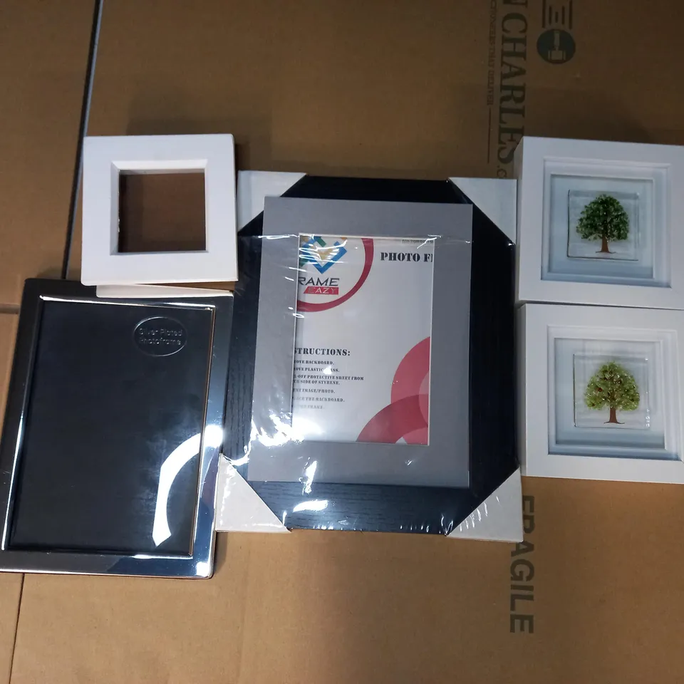 LOT OF ASSORTED PICTURE FRAMES