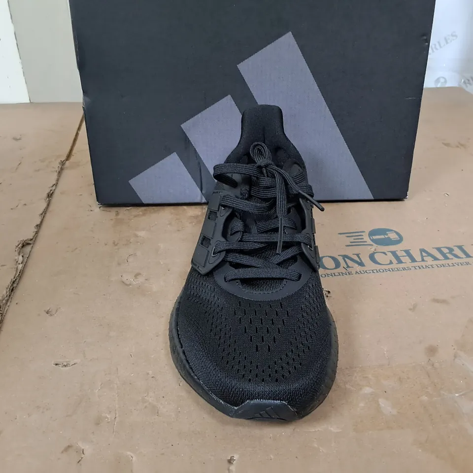 BOXED PAIR OF ADIDAS PUREBOOST 23 BLACK RUNNING TRAINERS UK 5 1/2