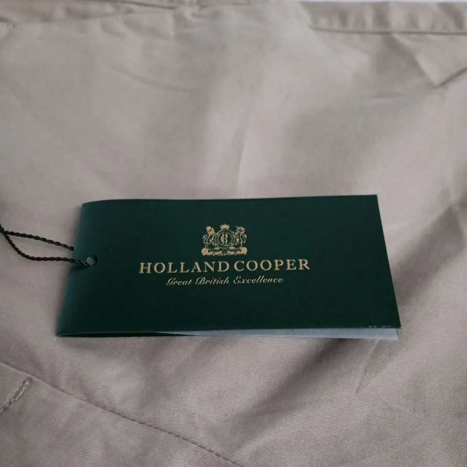 HOLLAND COOPER SHORTS – WOMEN'S, SIZE 8