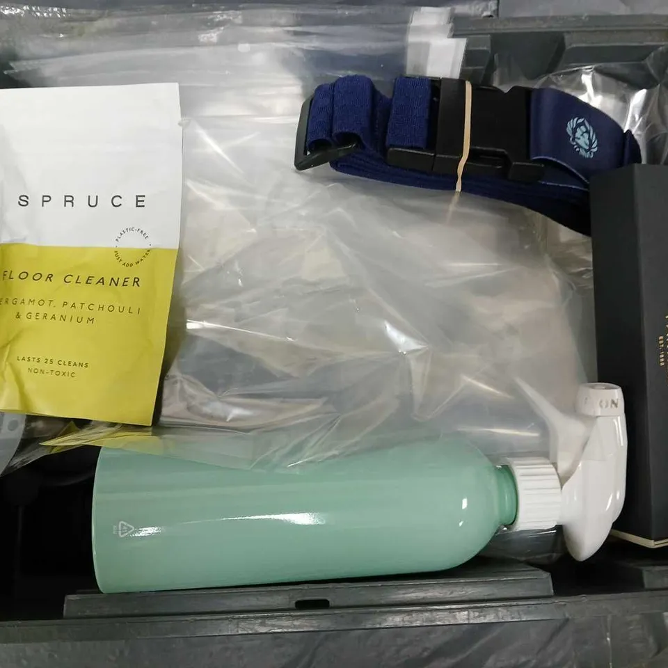 APPROXIMATELY 12 ASSORTED HOUSEHOLD ITEMS TO INCLUDE CUSTOM PEN, THERMOCAFE THERMOS, FLOOR CLEANER, ETC