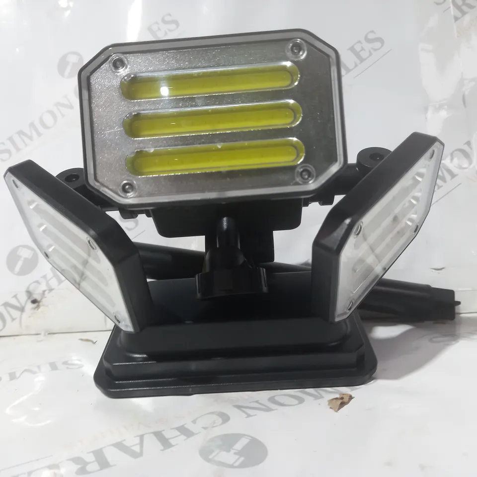 BOXED BELL & HOWELL 300 LUMENS BIONIC FLOODLIGHT