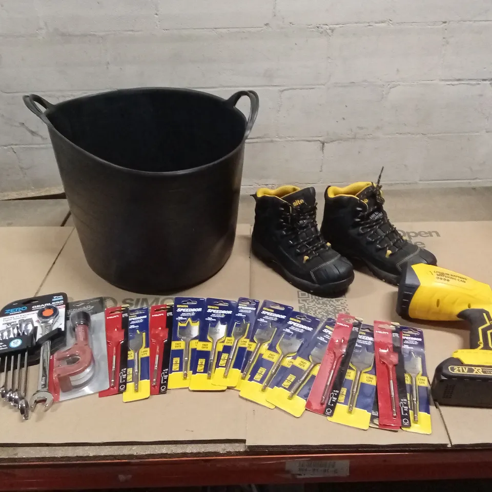 BUILDERS/DIY BUNDLE TO INCLUDE; BOOTS, RATCHETING WRENCH SET, BUILDERS BUCKET ETC