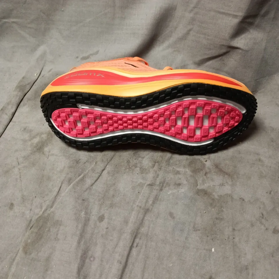 NIKE RUNNING SHOES – ORANGE/PEACH, ZOOMX MIDSOLE SIZE 4