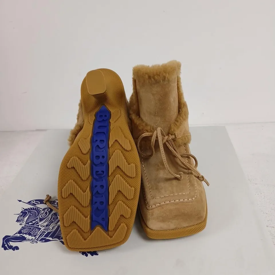 BURBERRY SUEDE FUR-LINED BOOTS – MANILLA AMBER YELLOW, EU 39.5 (UK 6.5) WOMEN'S
