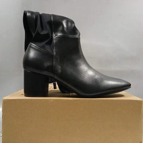 BOXED PAIR OF WHERE'S THAT FROM BLOCK HEEL KNEE-HIGH BOOTS IN BLACK SIZE UK 7
