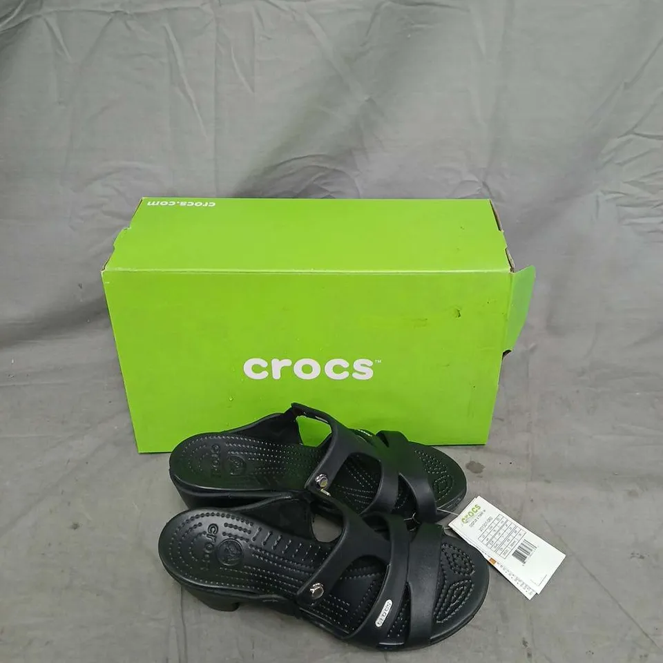CROCS CYPRUS WEDGE HEEL SANDALS – BLACK, WOMEN’S UK 7 (EU 39-40)