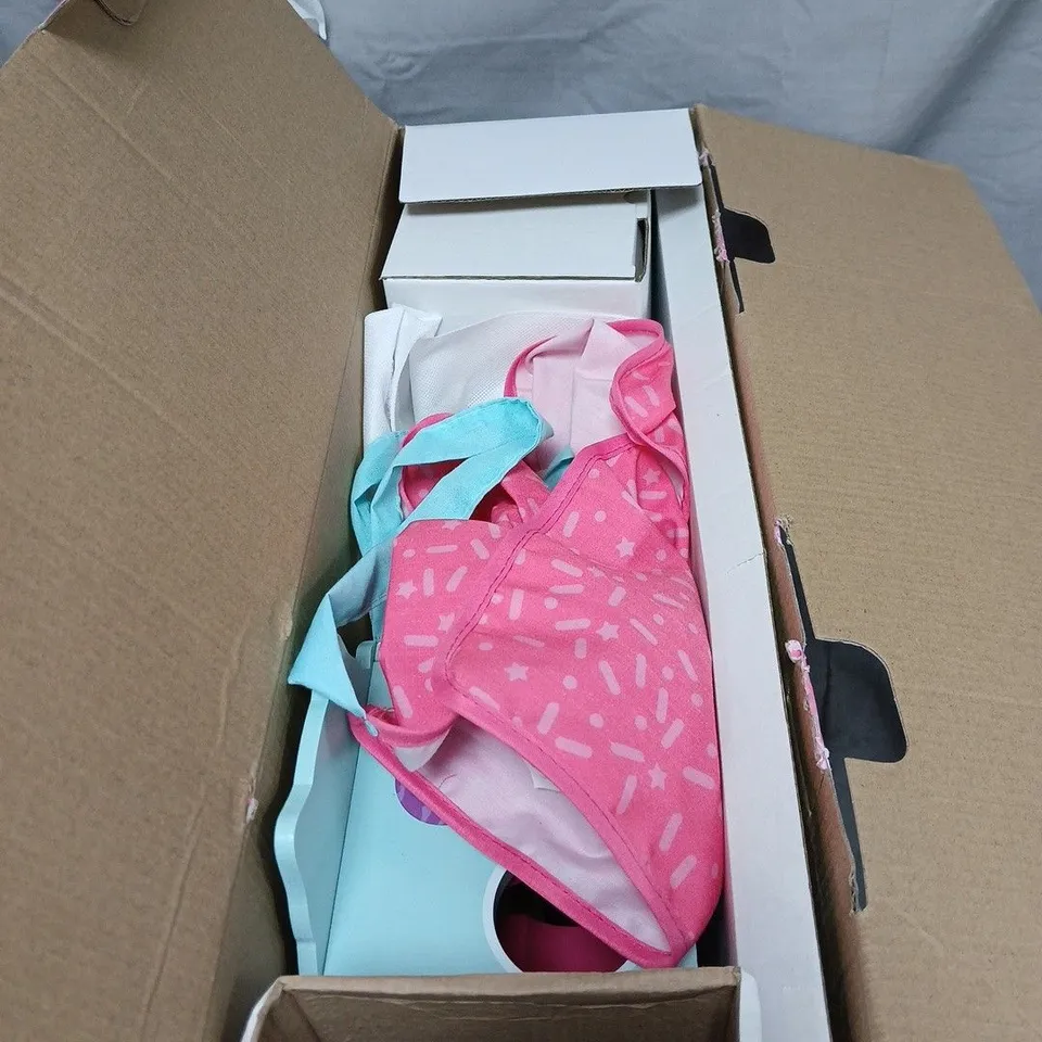 DREAMWORKS GABBYS DOLLHOUSE WOODEN CAKEY CAT CAFE