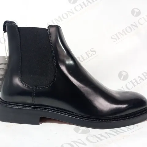 BOXED PAIR OF ZARA ORIGINS CHELSEA BOOTS IN BLACK UK SIZE 8