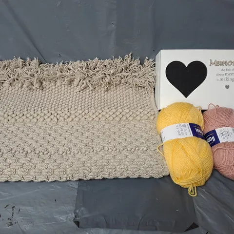 APPROXIMATELY 15 ASSORTED HOUSEHOLD ITEMS TO INCLUDE BATH RUNNER, WOODEN MEMORY BOX AND KNITTING YARN