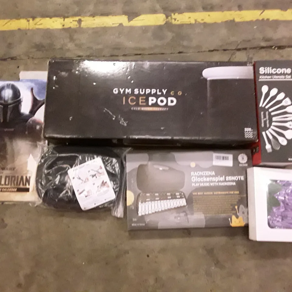 PALLET OF ASSORTED PRODUCTS INCLUDING SILICONE KITCHEN UTENSILS SET, ARTIFICIAL ROSES, GLOCKENSPIEL, ICEPOD, MANDALORIAN 2023 CALENDAR, SPLIT SLEEVING 