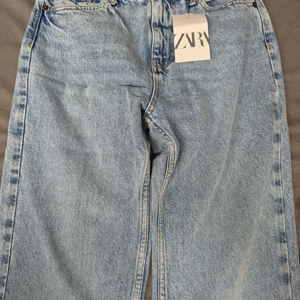 ZARA STRAIGHT FIT HIGH RISE JEANS IN BLUE SIZE UK 8