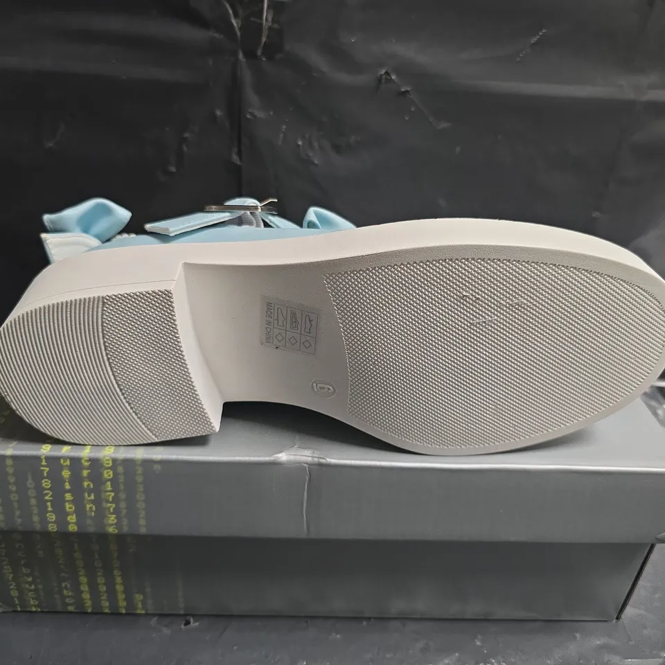 BOXED PAIR OF KOI FAIRY LACE DOILY MARY JANE SHOES - UK SIZE 6