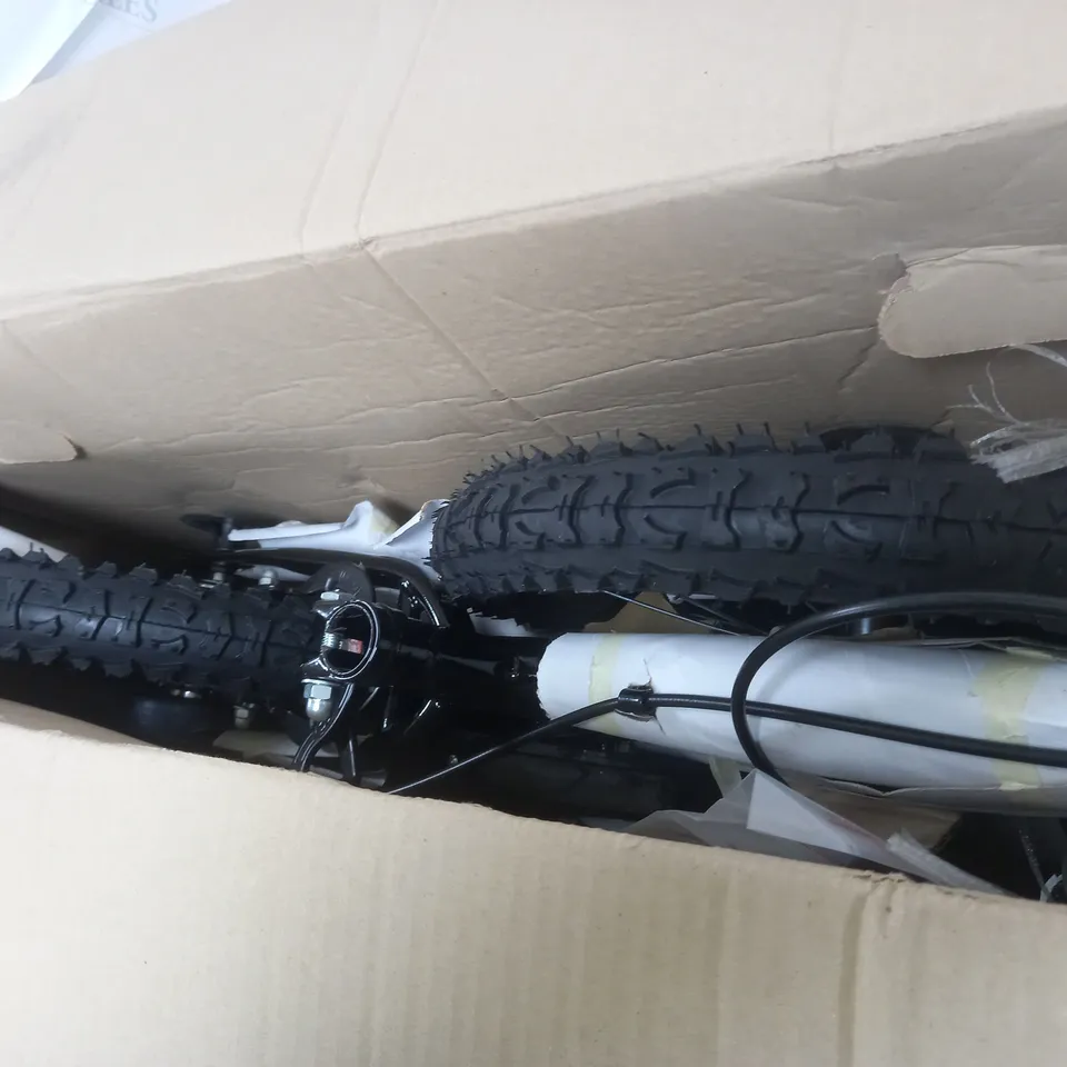 BATMAN 2022 16" BIKE BLACK - COLLECTION ONLY