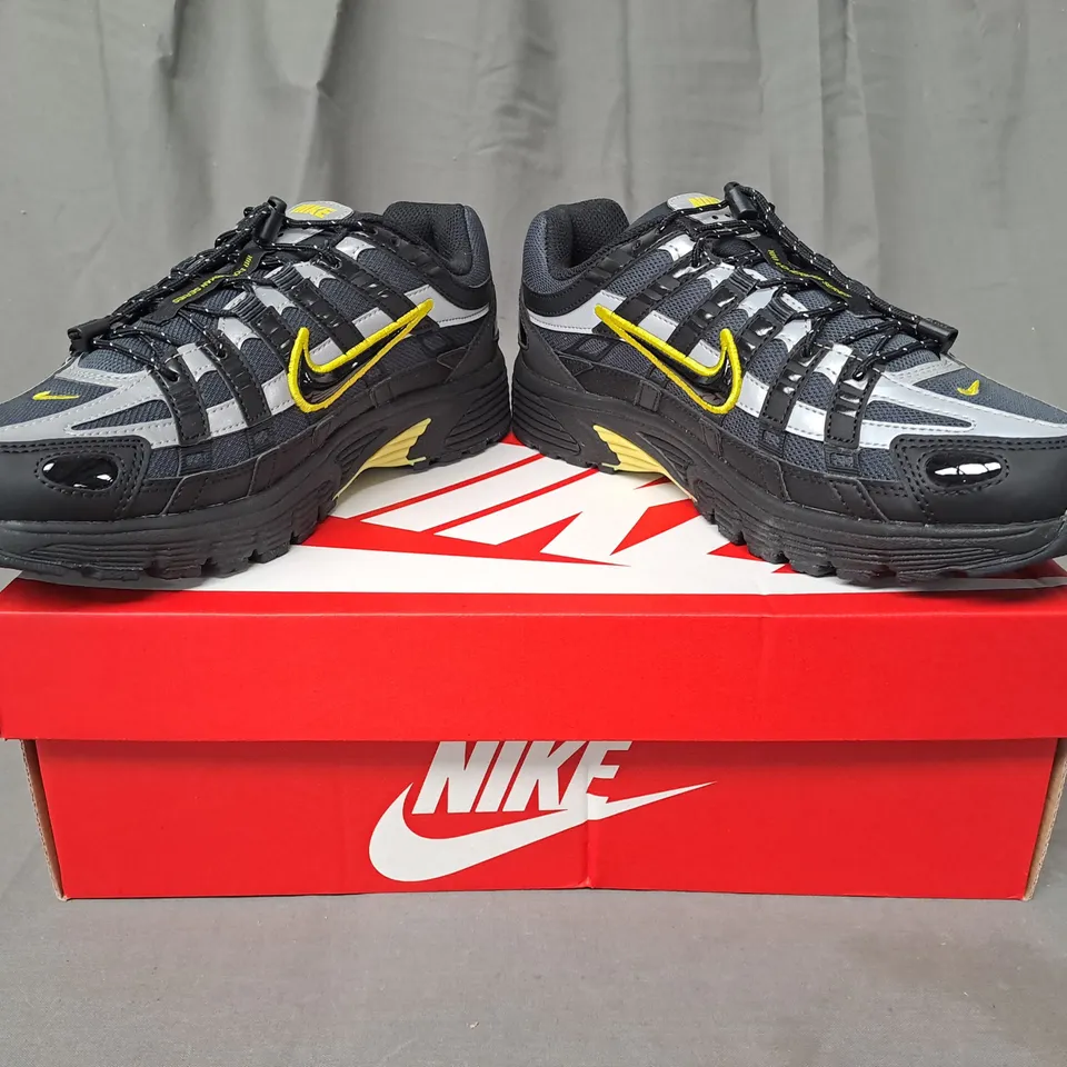 BOXED PAIR OF NIKE P-6000 SHOES IN BLACK/GREY UK SIZE 5