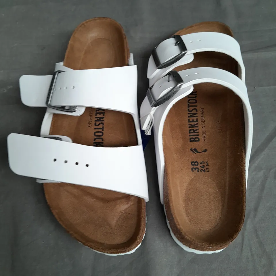 PAIR OF BIRKENSTOCK ARIZONA TWO SANDALS - 38 245 L7 M5