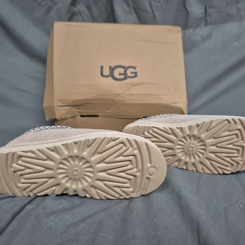 BOXED PAIR OF UGGS SLIDES BROWN UK 5