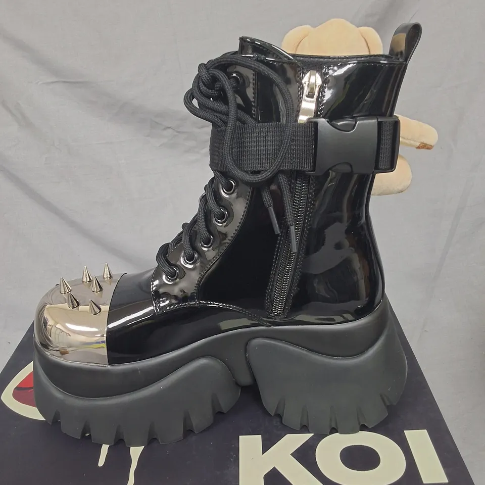 BOXED KOI ROCKY HORROR SHOW EDDIE'S TEDDY PLATFORM BOOTS IN BLACK - UK 3