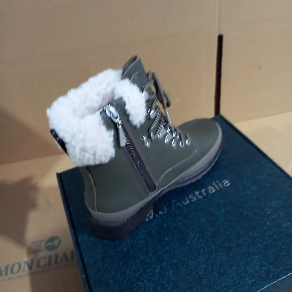 EMU OKAB WATERPROOF BOOT SIZE 5 