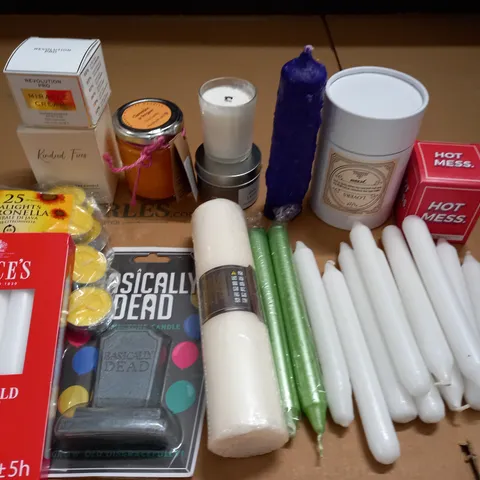 LOT OF ASSORTED CANDLES