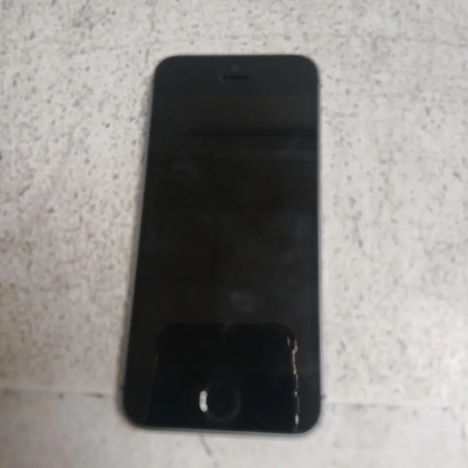 IPHONE 5S – SPACE GREY