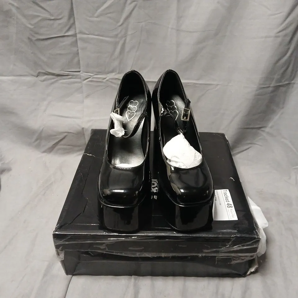 BOXED PAIR OF KOI DARKBLOOM BLACK PATENT PLATFORM HEELS SIZE UK 3