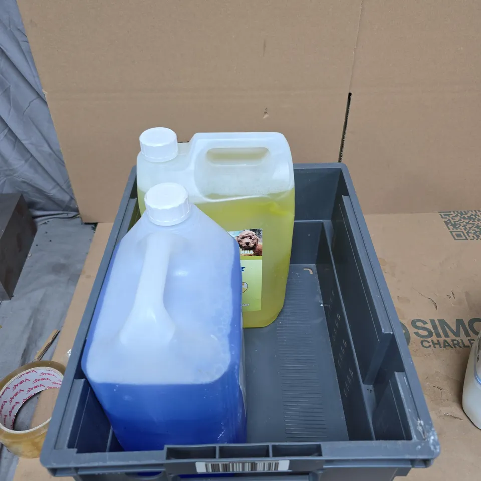 TOTE OF APPROXIMATELY 3 ASSORTED LIQUIDS TO INCLUDE: COMFORT PURE FABRIC CONDITIONER 160 WASHES