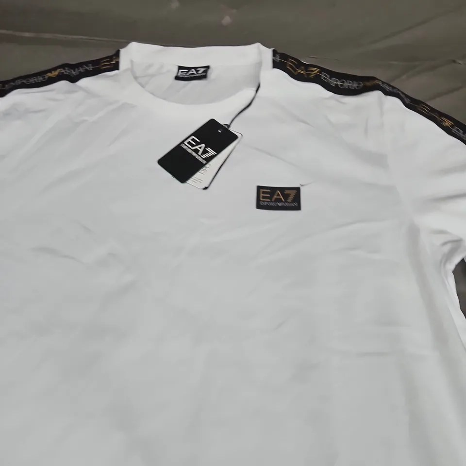EMPORIO ARMANI CASUAL TEE - SIZE XL