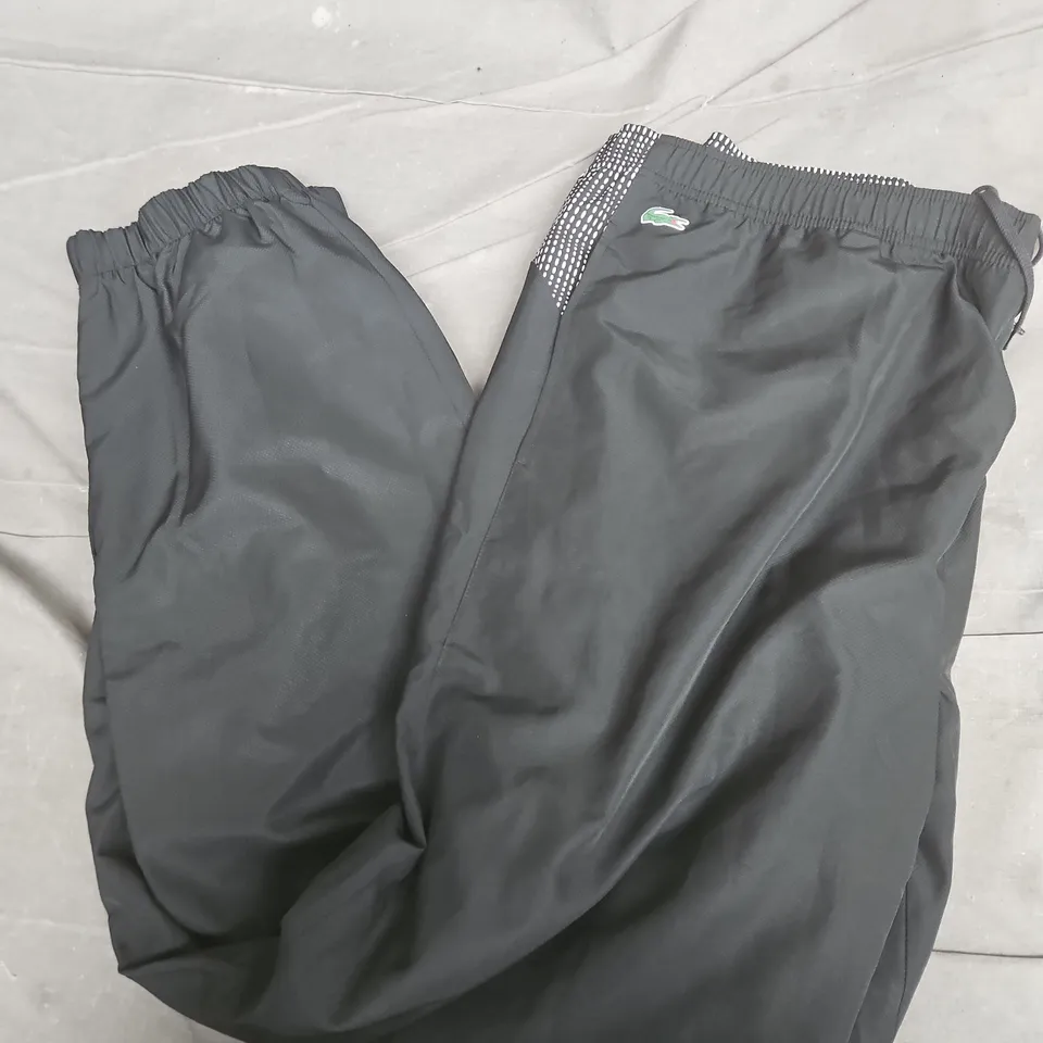 LACOSTE SPORT BOTTOMS IN BLACK - US 4XL