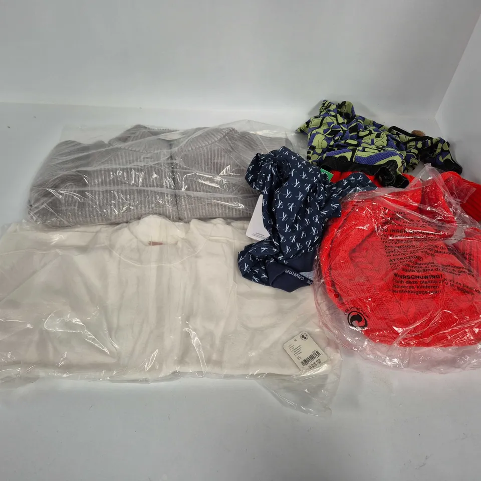 APPROXIMATELY 38 ASSORTED WOMENS JACKETS/JUMPERS CLOTHING ITEMS IN VARIOUS SIZES, STYLES & COLOURS TO INCLUDE BRANDS SUCH AS JOHN LEWIS, CALVIN KLEIN, FREE PEOPLE, ETC - COLLECTION ONL