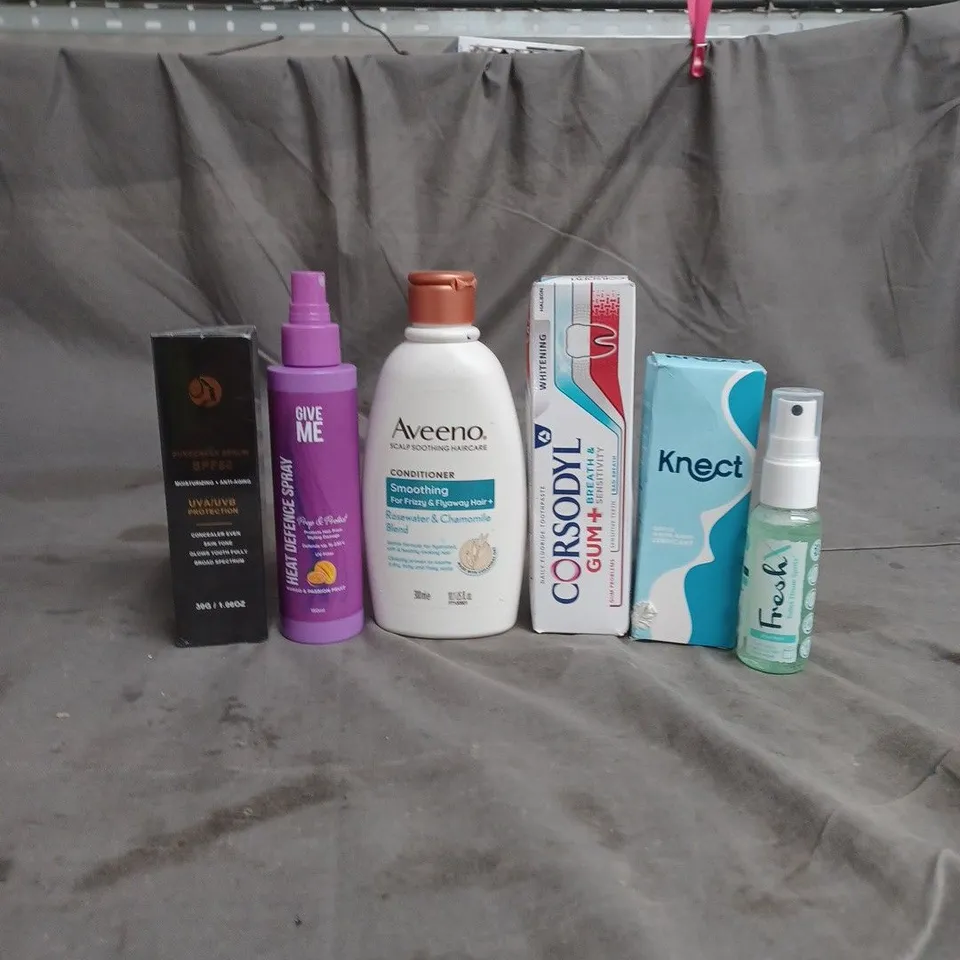 APPROXIMATEY 20 HEALTH AND BEAUTY PRODUCTS TO INCLUDE AVEENO CONDITIONER, GIVE ME HEAT DEFENCE SPRAY AND CORSODYL TOOTHPASTE