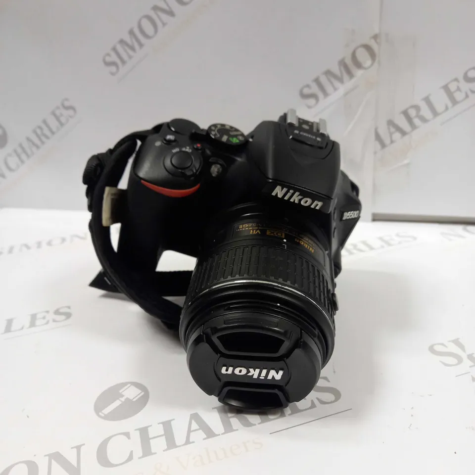 NIKON D5500 DIGITAL CAMERA WITH CARRY CASE 