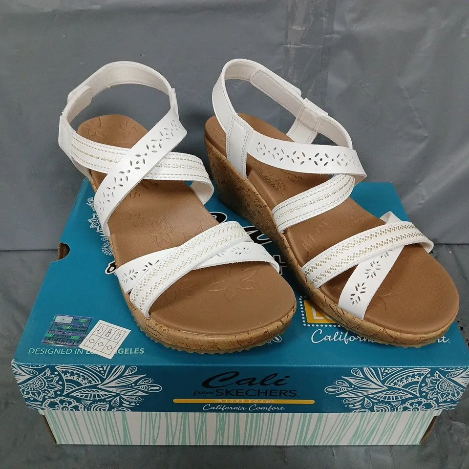 BOXED PAIR OF SKECHERS CALI WEDGE SANDALS - UK SIZE 6
