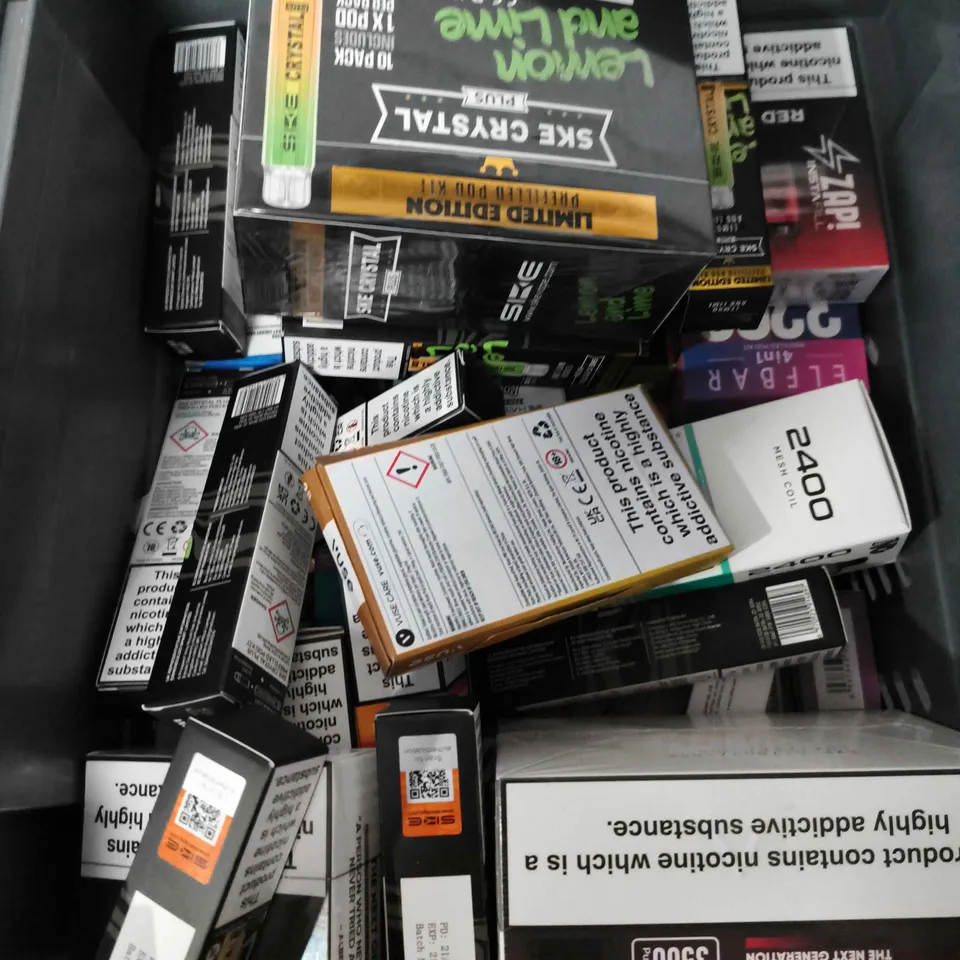 APPROXIMATELY 15 ASSORTED E-CIGARETTE AND VAPE PRODUCTS TO INCLUDE PIXL, HAYATI, LOST MARY ETC 