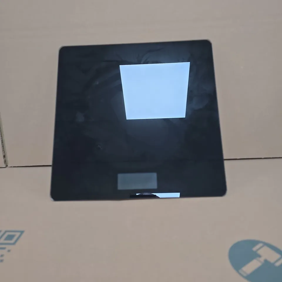 BLACK DIGITAL PERSONAL SCALE – COMPACT SQUARE DESIGN (BOXED)