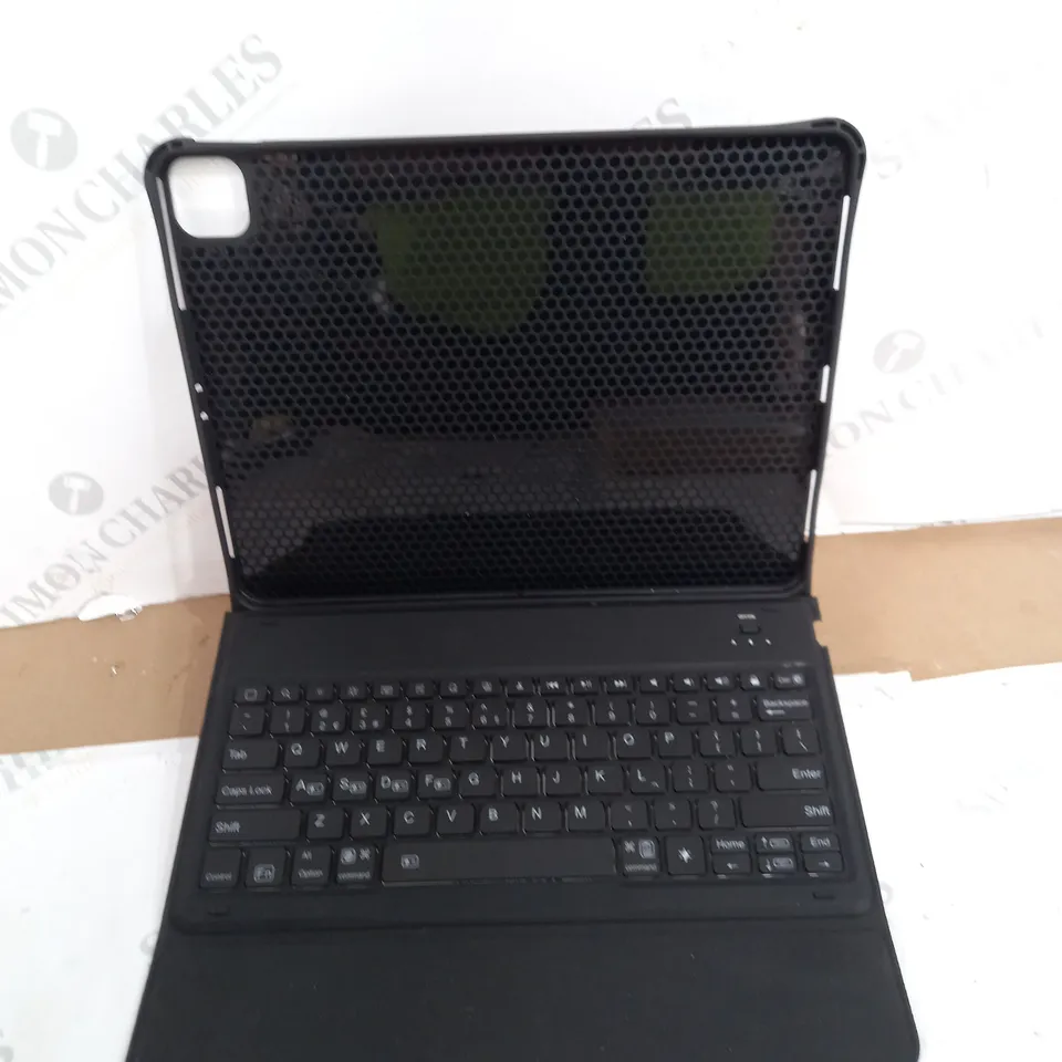 BOXED FOLDABLE IPAD KEYBOARD TABLET CASE 