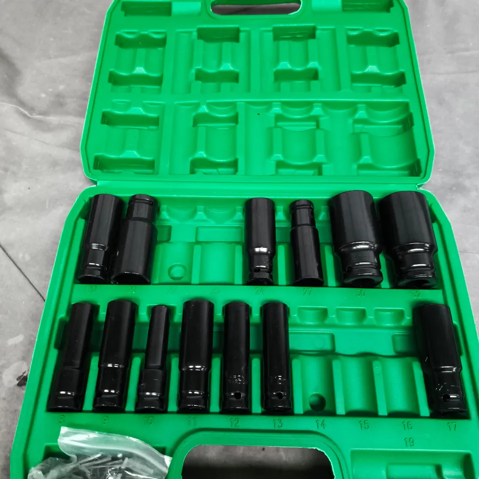 SOCKET SET IN GREEN CASE – METRIC SOCKETS (ASSORTED SIZES)