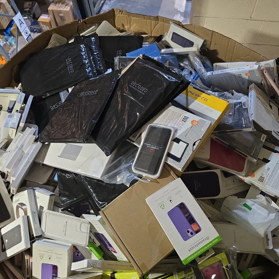 PALLET OF LARGE QUANTITY OF ASSORTED ITEMS TO INCLUDE PHONE CASES, PRINTER CARTRIDGES, TABLET CASES, ETC - COLLECTION ONLY