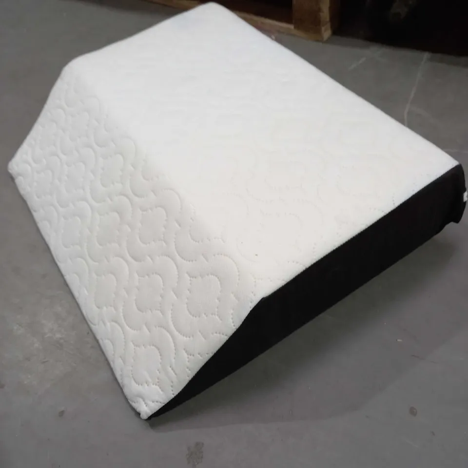 LARGE SLANTED PILLOW 