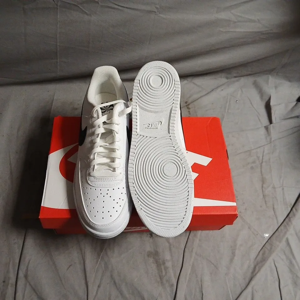 NIKE WHITE SNEAKERS WITH BLACK SWOOSH – BOXED