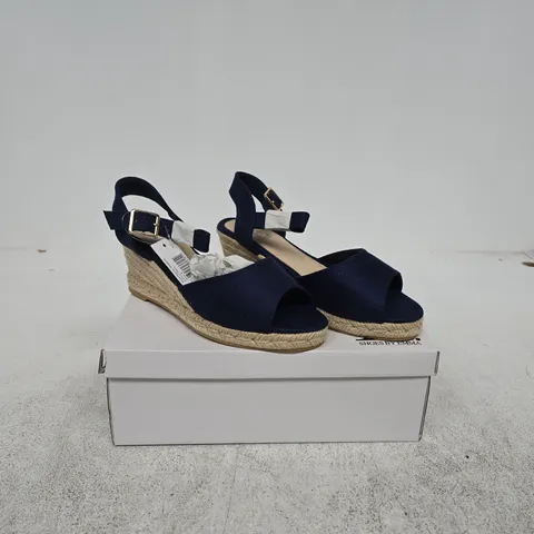 SHOES BY EMMA TAMSIN NAVY SHOES UK 4 BOXED