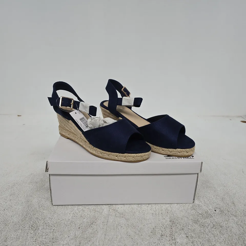 SHOES BY EMMA TAMSIN NAVY SHOES UK 4 BOXED