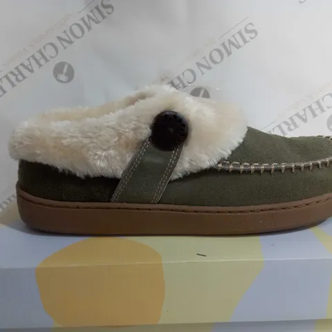 EARTH ORIGINS SLIPPER (OLIVE) SIZE 7