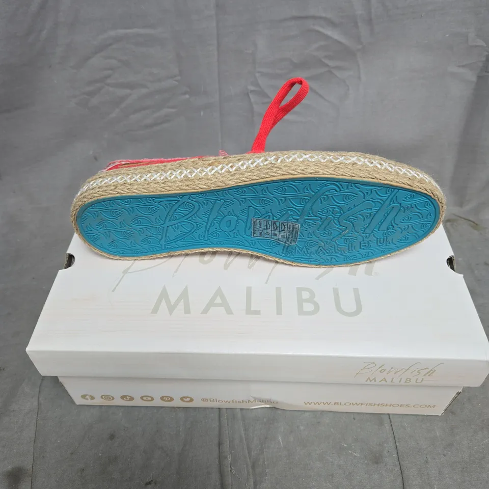 BOX PAIR OF BLOWFISH MALIBU SNEAKERS IN BITTERSWEET SIZE 7
