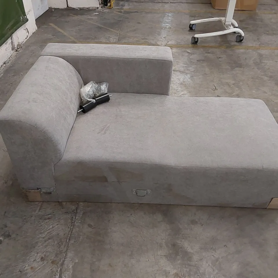 DESIGNER FABRIC UPHOLSTERED CHAISE SOFA PIECE 