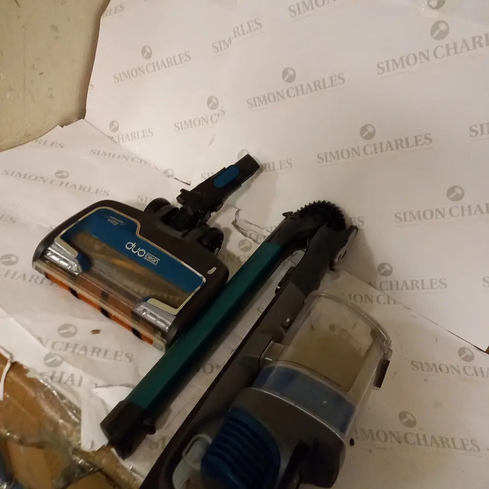 SHARK CORDLESS STICK 