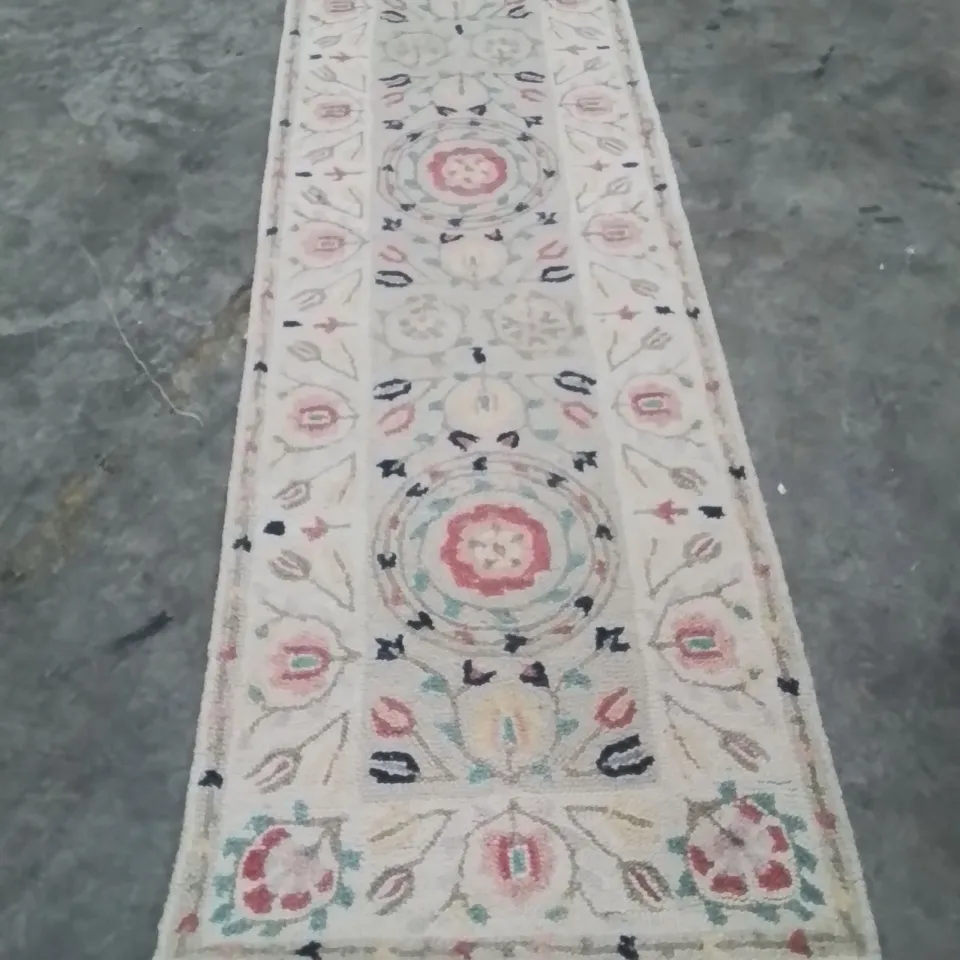 QUALITY DESIGNER AREA RUG - APPROXIMATELY 300X80CM