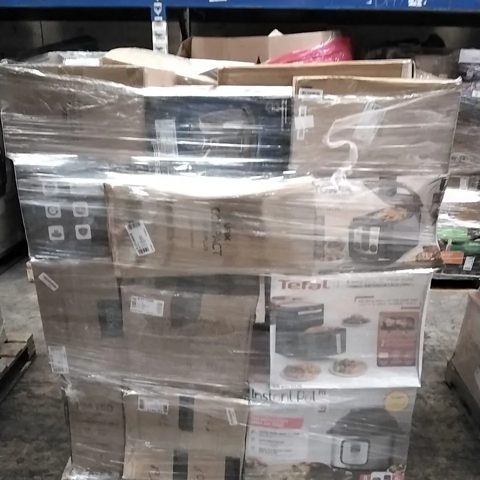 PALLET OF APPROXIMATELY 23 UNPROCESSED RAW RETURN HOUSEHOLD AND ELECTRICAL GOODS TO INCLUDE;