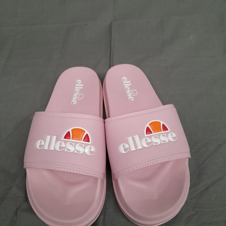 UNBOXED PAIR OF ELLESSE LIGHT PINK PALTA SLIDES UK 6