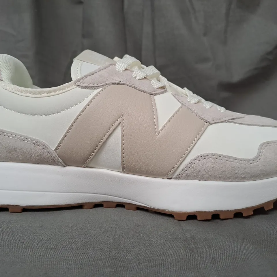 BOXED PAIR OF NEW BALANCE 327 SHOES IN WHITE UK SIZE 6.5