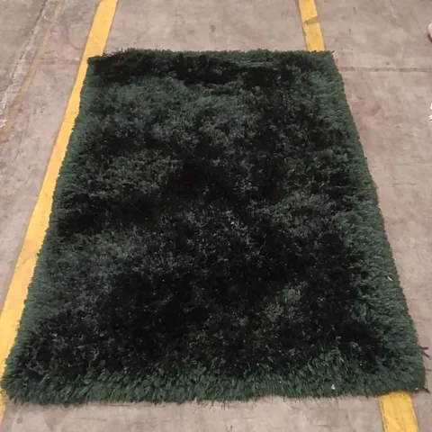 QUALITY DESIGN AREA RUG APPROXIMATELY 168 CM X 120 CM - TEARS/RIPS ON BOTTOM - DIRT PATCHES